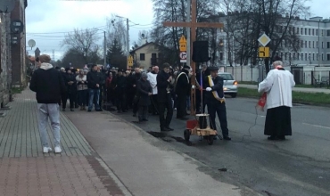 Czeladź: Droga Krzyżowa ulicami miasta (fot. K. Owczarek)