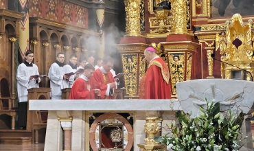 Katedra: Ciemna Jutrznia w Wielki Piątek