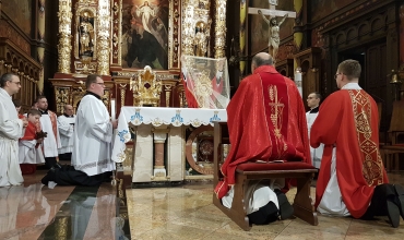 Katedra: Liturgia Wielkiego Piątku