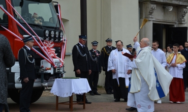 Targoszyce: poświęcenie nowego wozu strażackiego