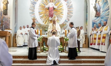 Biskup udzielił święceń w Zgromadzeniu Sercanów (zdjęcia za seminarium.scj.pl)