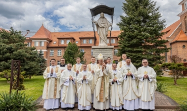 Biskup udzielił święceń w Zgromadzeniu Sercanów (zdjęcia za seminarium.scj.pl)