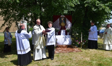 Sosnowiec: Boże Ciało z Biskupem