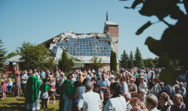 Biskup odprawił mszę w parafii św. Floriana