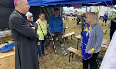 Biskup odwiedził pątników (fot. ks. P. Sproncel)