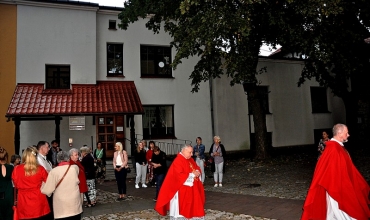 Olkusz: poświęcenie nowych krzyży