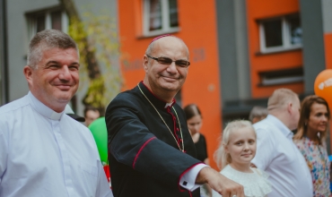 Ulicami Sosnowca przeszedł Marsz dla życia i rodziny (fot. Dominik Pyrek)