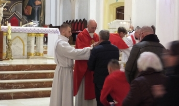 Wielki Piątek z abp. Adrianem w Dąbrowie Górniczej