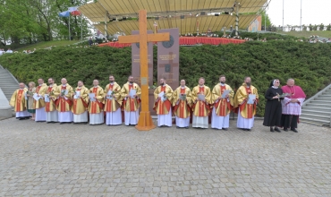 Gniezno: Bp Ważny zawierzył Diecezję św. Wojciechowi