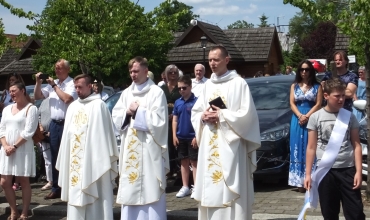 Sławków: Boże Ciało z biskupem