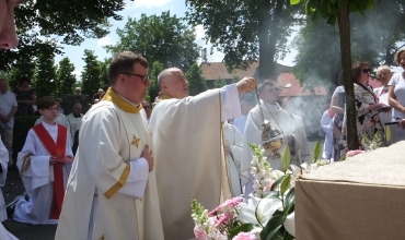 Sławków: Boże Ciało z biskupem