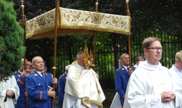 Pielgrzymka niewiast i dziewcząt do Dąbrowy Górniczej