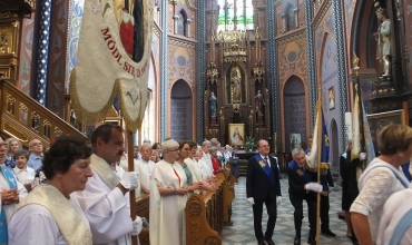 Pielgrzymka niewiast i dziewcząt do Dąbrowy Górniczej