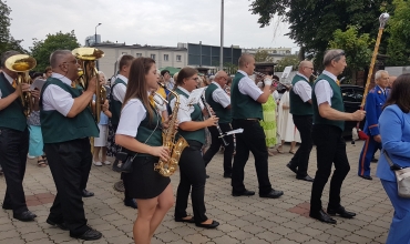 Pielgrzymka niewiast i dziewcząt do Dąbrowy Górniczej