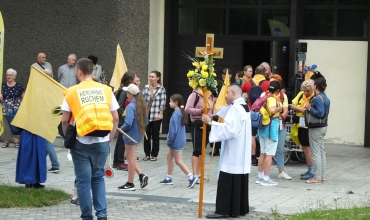 Grupa Złota na trasie pielgrzymki (fot. Mikołaj Wójtowicz)