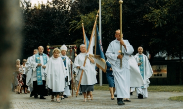 Margaretki u tronu NMP Anielskiej