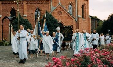 Margaretki u tronu NMP Anielskiej