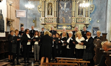 Koncert Chóru z Suchego Lasu w Bazylice olkuskiej