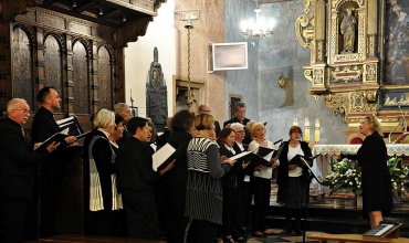 Koncert Chóru z Suchego Lasu w Bazylice olkuskiej