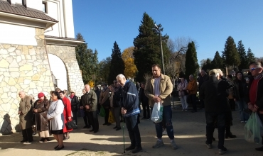 Sosnowiec: poświęcenie nowego krzyża na cmentarzu